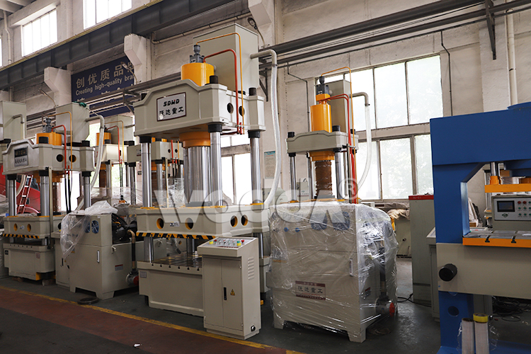 三梁四柱液压机 三梁四柱液压机