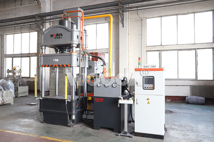 200吨三梁四柱液压机 200吨三梁四柱液压机