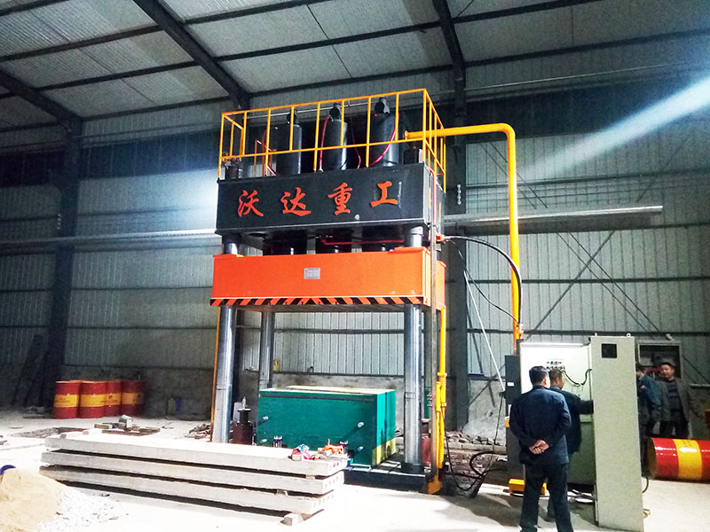 1000吨液压机多少钱 1000吨液压机多少钱