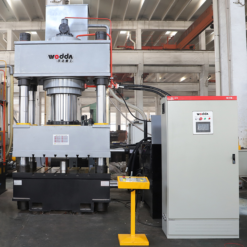 630吨四柱液压机 630吨四柱液压机