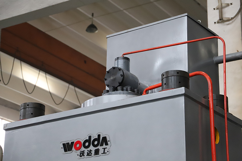 630吨四柱液压机价格 630吨四柱液压机价格