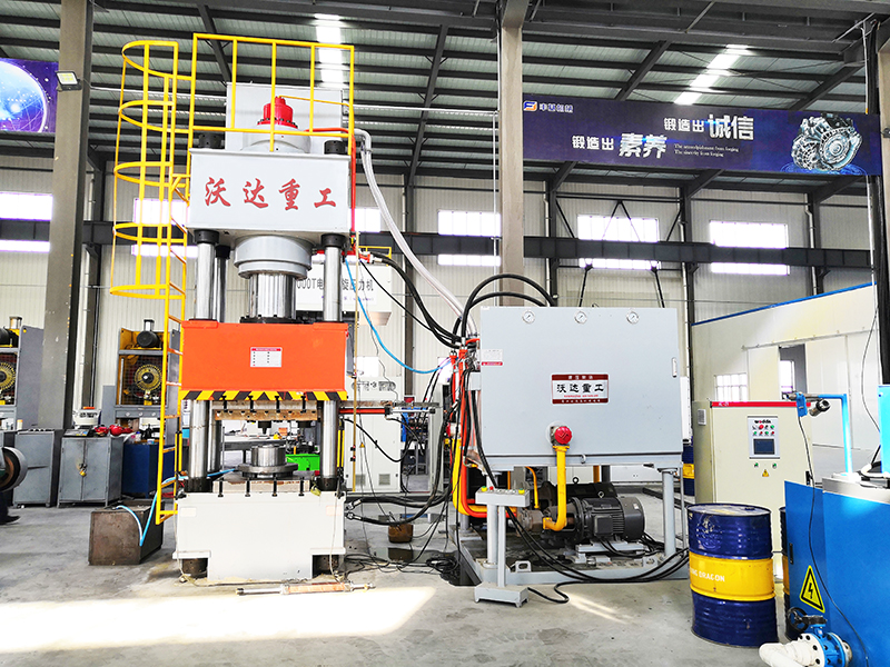 630吨热模锻液压机 630吨热模锻液压机
