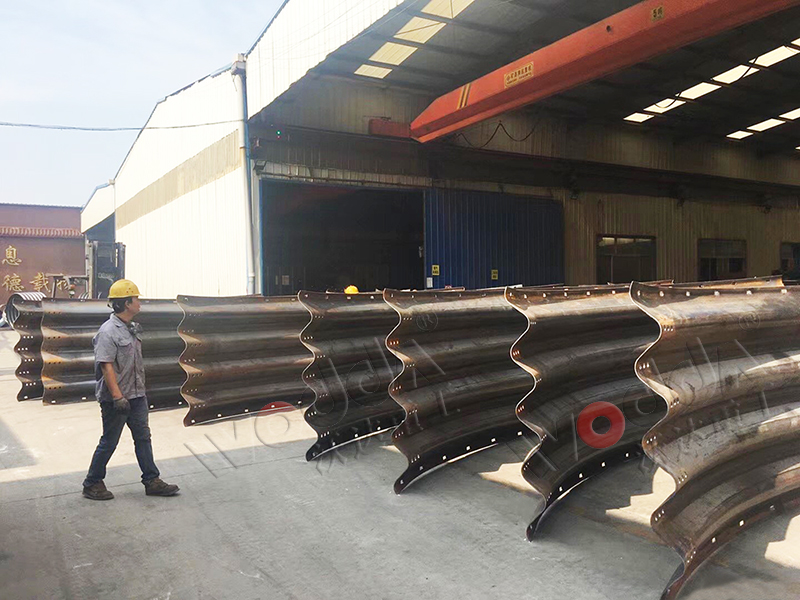 2000吨波纹板液压机 2000吨波纹板液压机